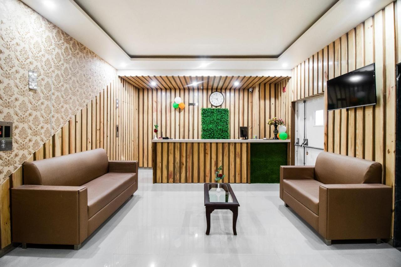 Hotel Grand 81 Фаридабад Екстериор снимка
