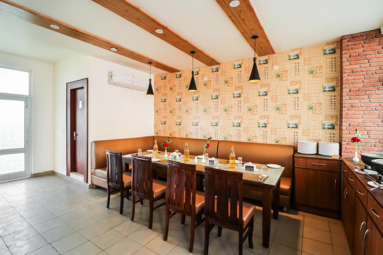 Hotel Grand 81 Фаридабад Екстериор снимка