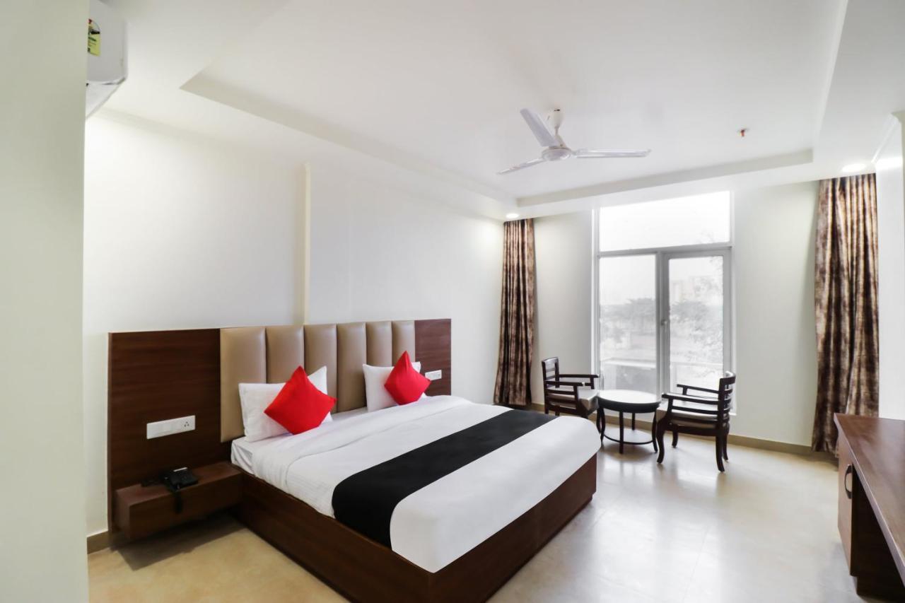 Hotel Grand 81 Фаридабад Екстериор снимка