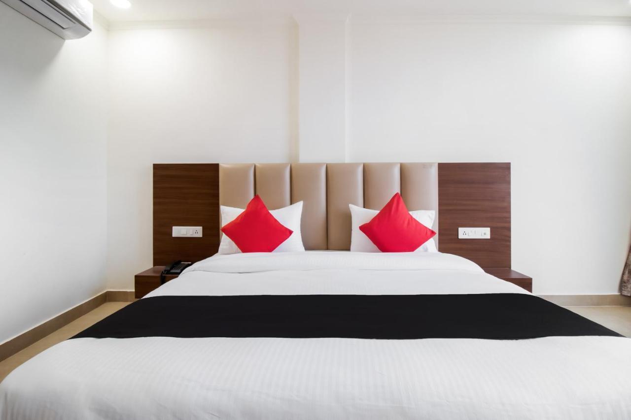 Hotel Grand 81 Фаридабад Екстериор снимка