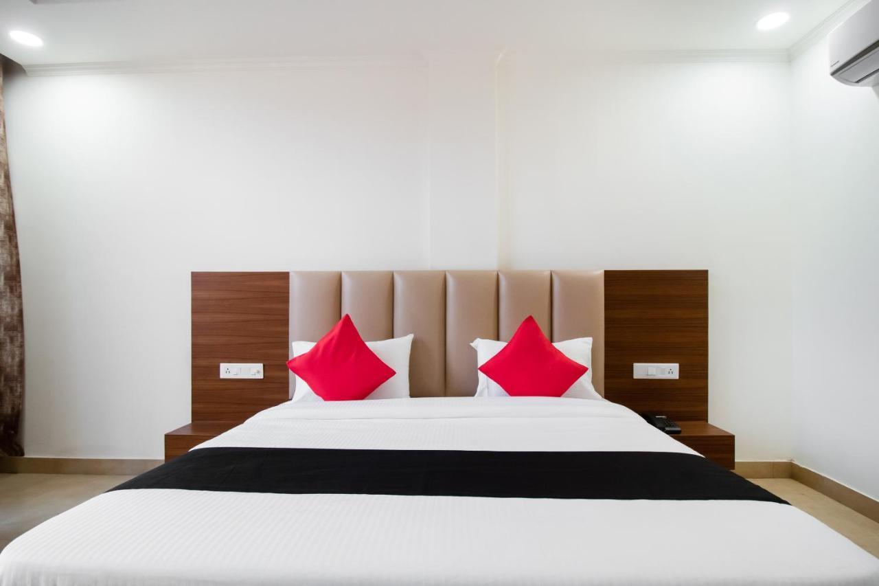 Hotel Grand 81 Фаридабад Екстериор снимка
